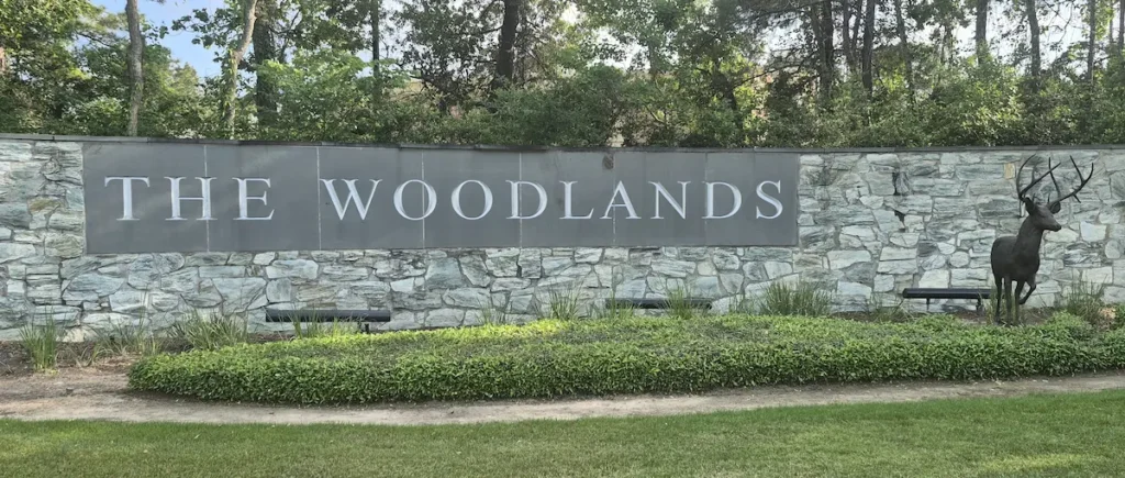 The Woodlands sign in The Woodlands TX
