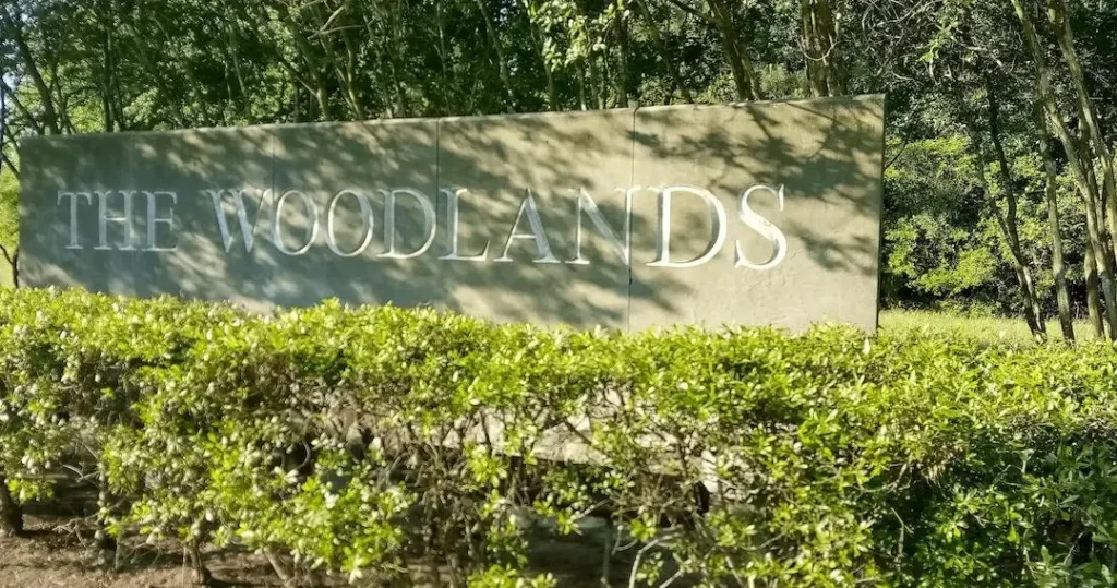 The Woodlands sign in The Woodlands, TX